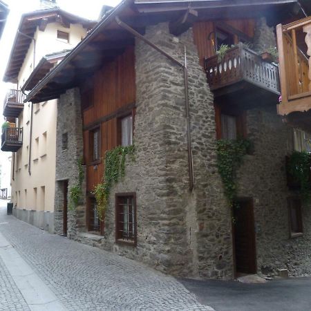 Casa vacanza in centro a La Salle Esterno foto