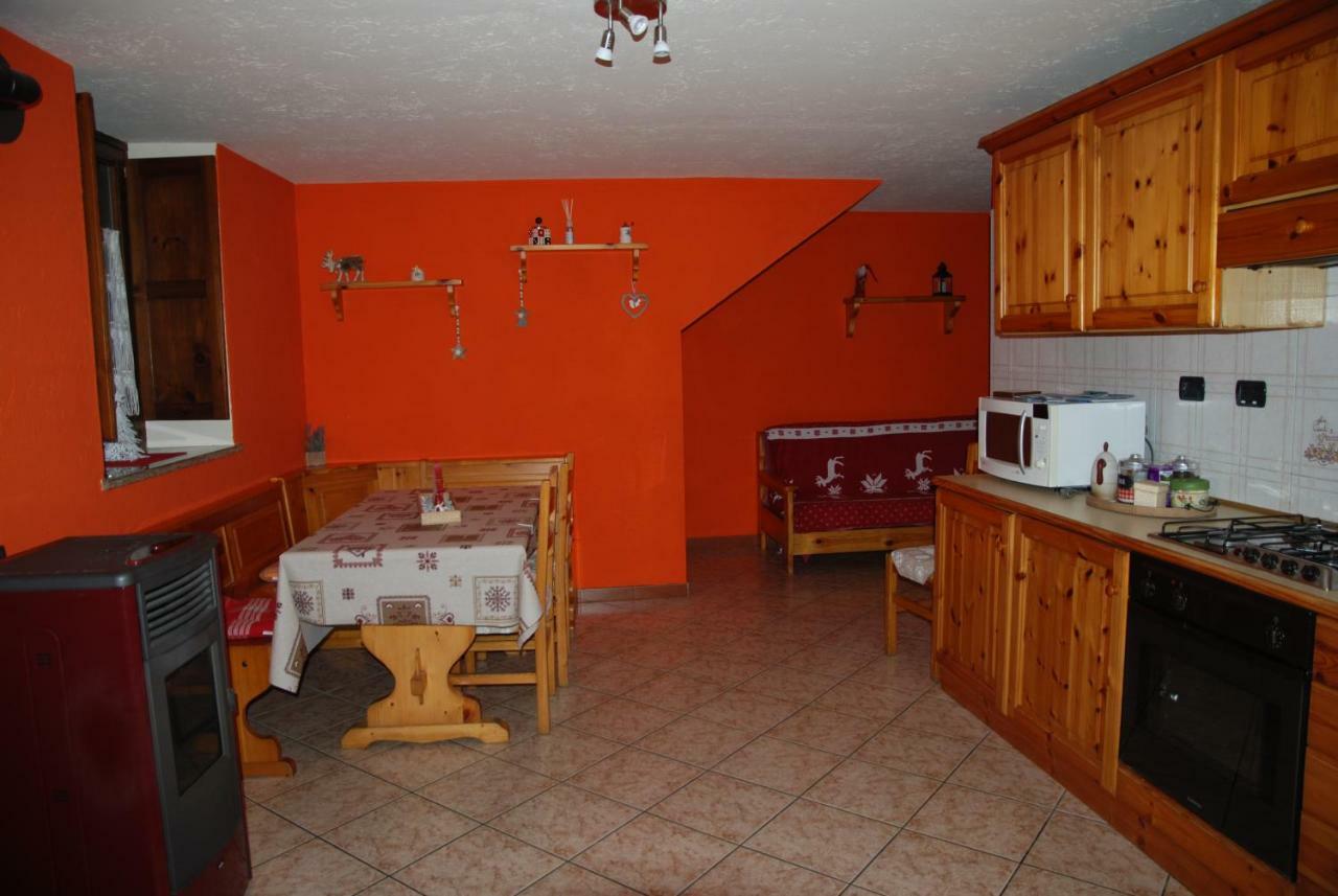 Casa vacanza in centro a La Salle Esterno foto