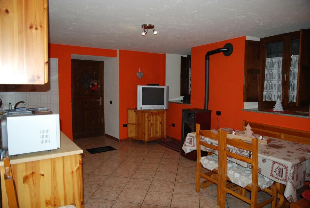 Casa vacanza in centro a La Salle Esterno foto